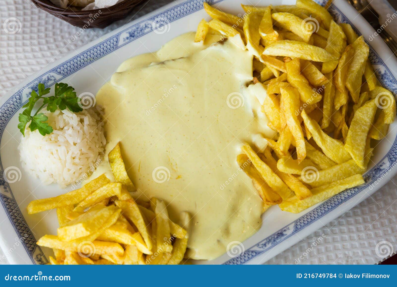 Filete De Pollo Al Horno En Salsa De Crema De Queso Foto de archivo -  Imagen de delicioso, cordero: 216749784