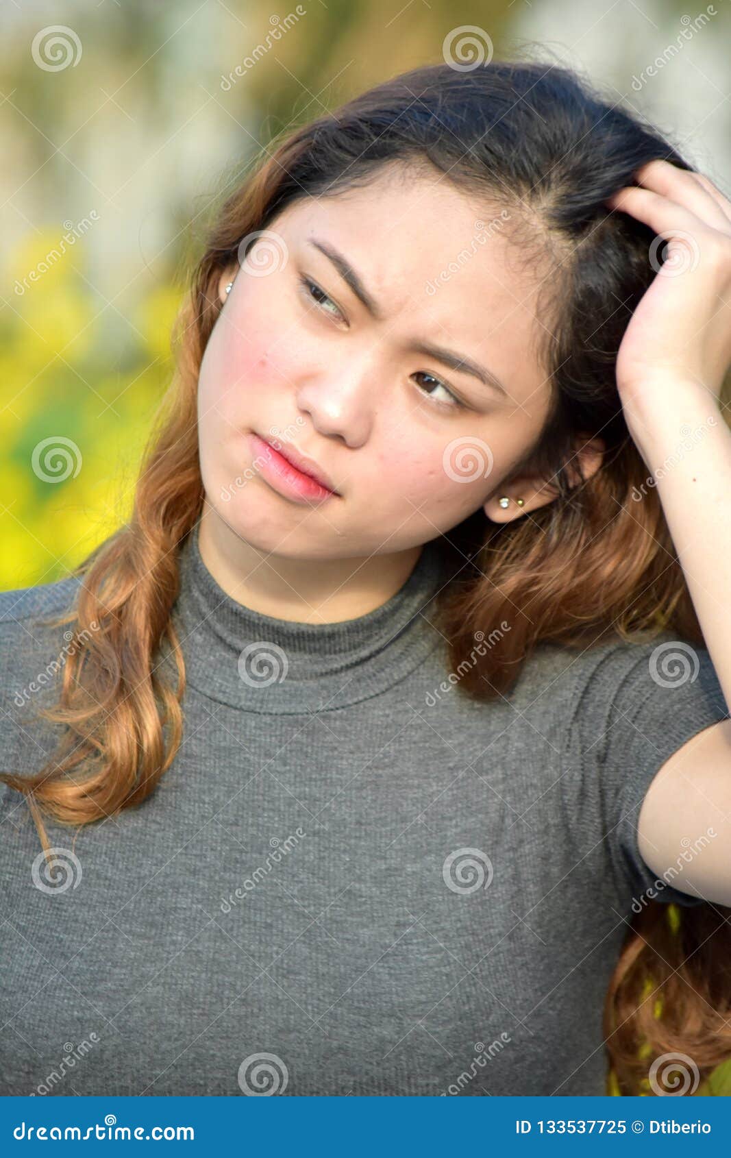 Filipina Female And Confusion Jeune Image Stock Image Du Minorités Minorité 133537725