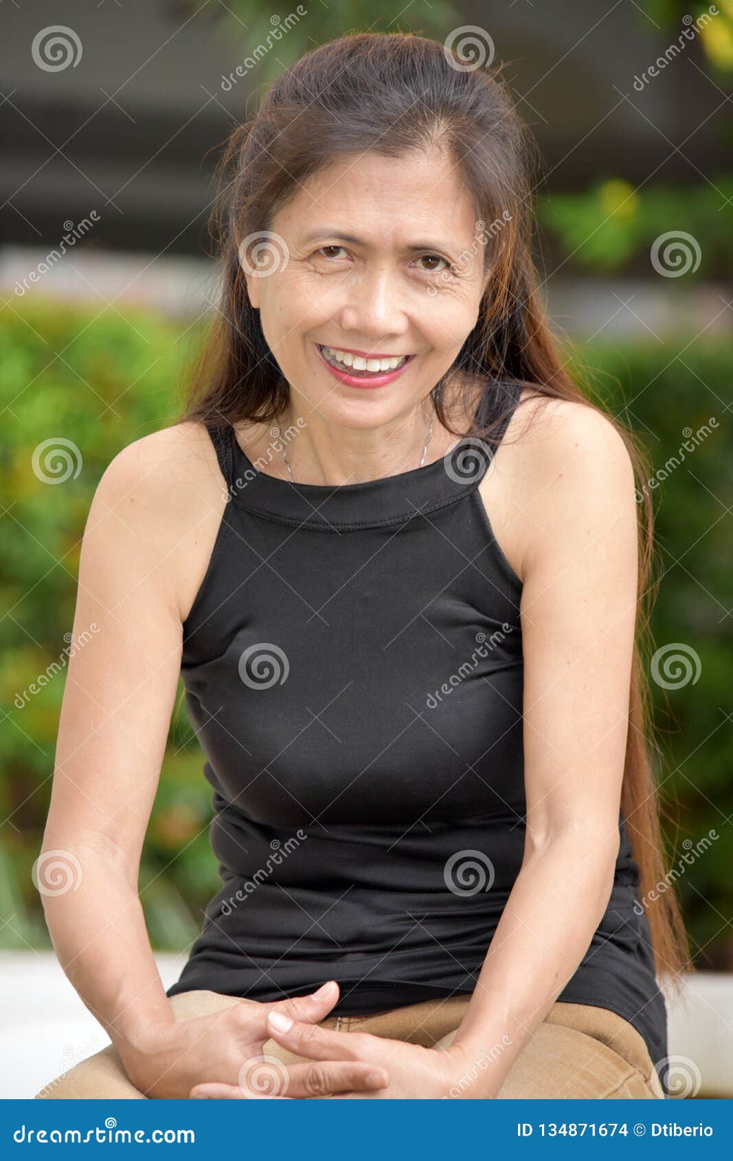 Filipina Female Senior Smiling Foto De Archivo Imagen De Felicidad Maduro 134871674
