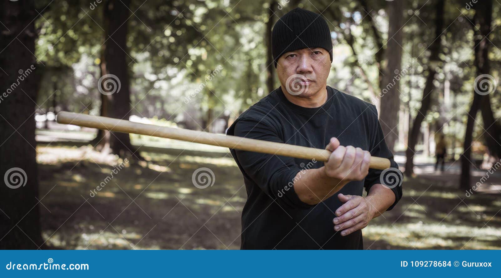 Filipino Martial Arts Instructor Demonstrates Stick Fighting Techniques  Stock Photo - Image of astig, outdoor: 109278684