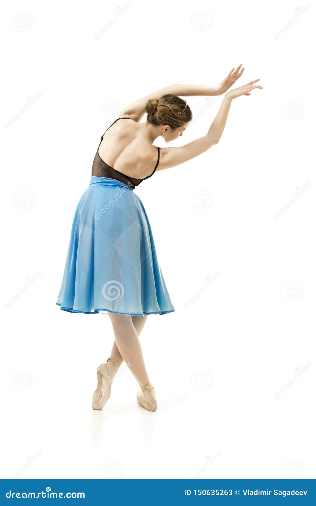 Fille Dans Une Jupe Bleue Et Un Ballet Noir De Danse De Collant De Danseur  Image stock - Image du tony, chaussures: 150635263