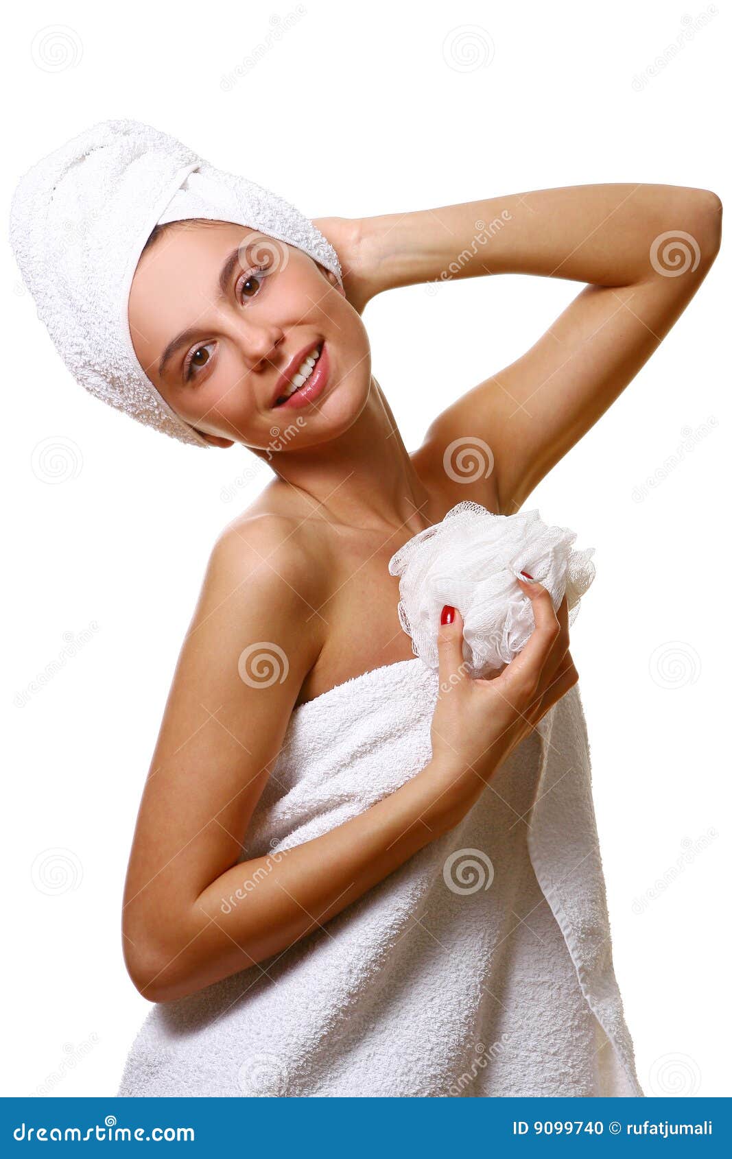 Работа в полотенце. Прикрылась полотенцем. Девушка в полотенце. Красивая девушка в полотенце. Женщины завёрнутые в полотенце.