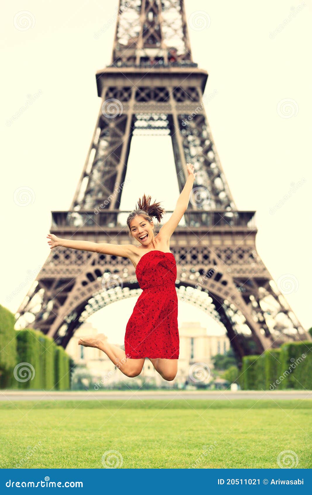 tour eiffel fille