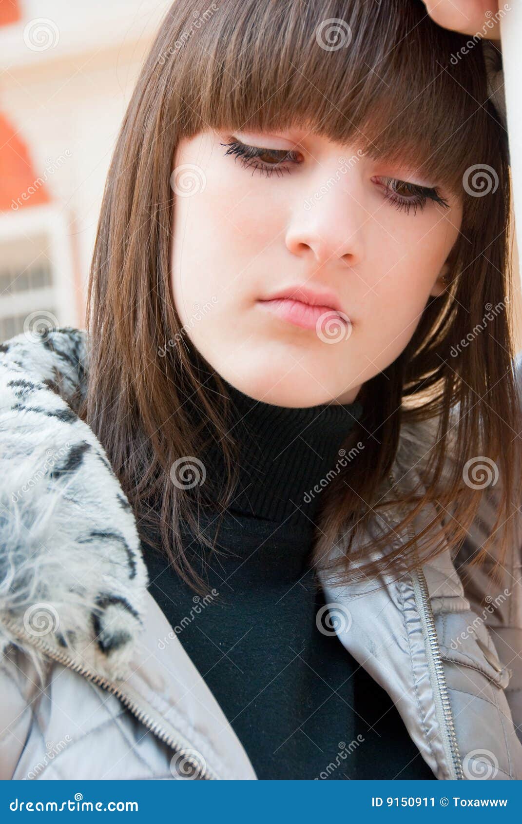 Fille mince image stock. Image du moderne, fille, cheveu 9150911