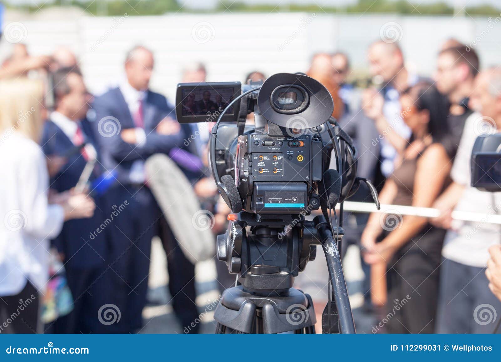 News Conference. Broadcast Journalism. Editorial Photo - Image Of Operator,  Equipment: 112299031