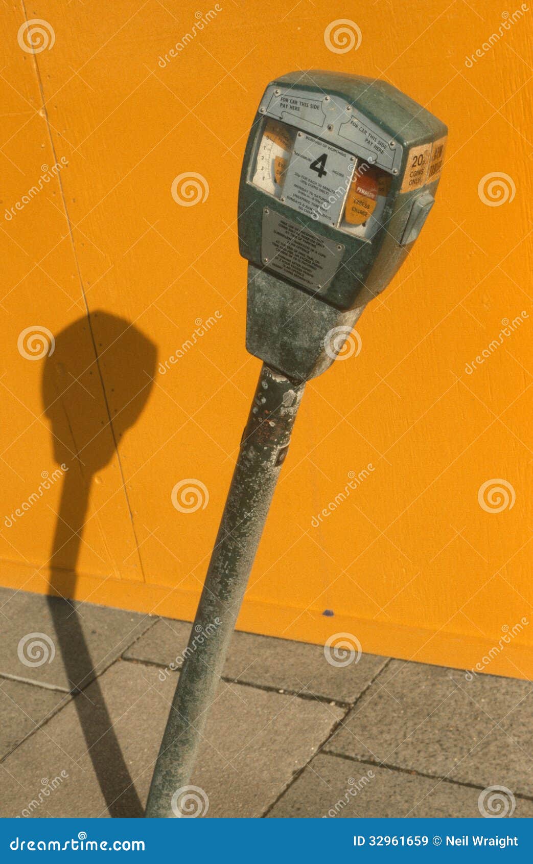 triatlon teugels Verlaten Parking Meter. Financial Collecting Device Stock Image - Image of pavement,  bent: 32961659