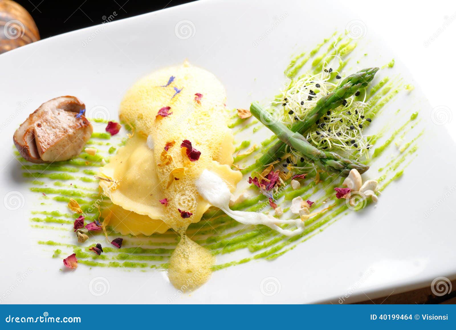 fine dining, ravioli with asparagus and porcini