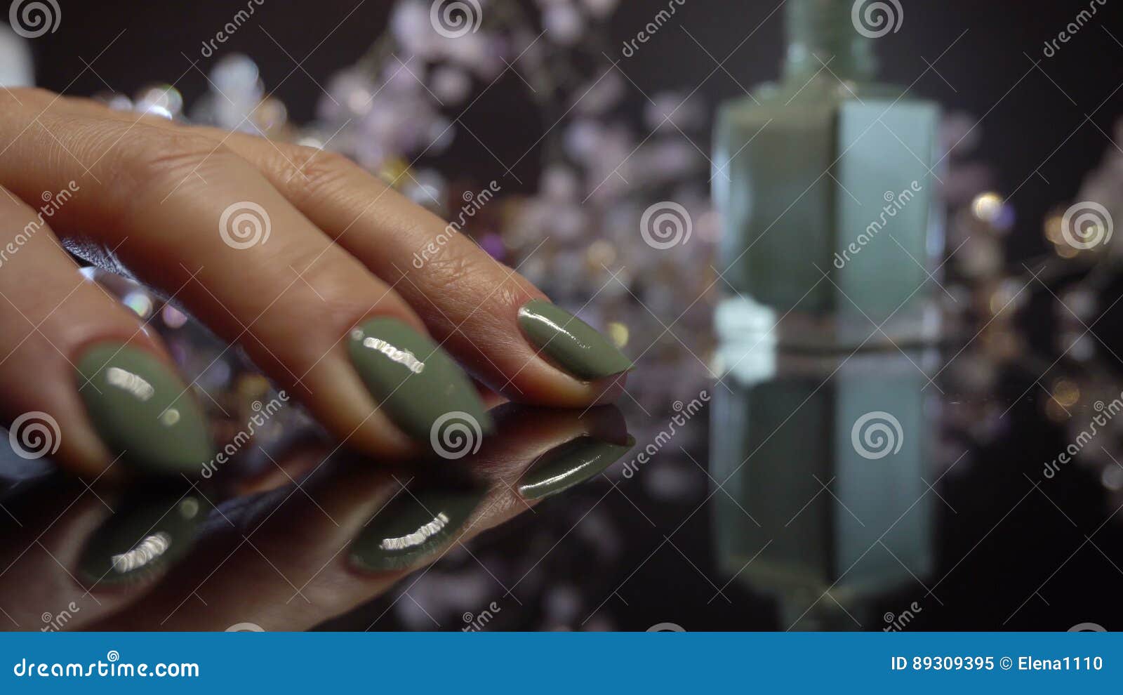 The Best 27 Dark Green Nails Ideas to Try in 2023 | Green nail designs,  Shiny nails designs, Dark green nail polish