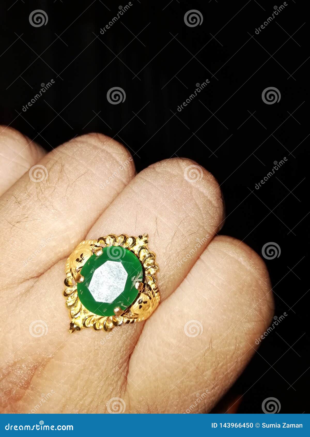 Natural Emerald ring 5.25 Ratti 5.00 carat Certified Emerald Panna Gemstone  Gold Plated Adjustable Ring Natural