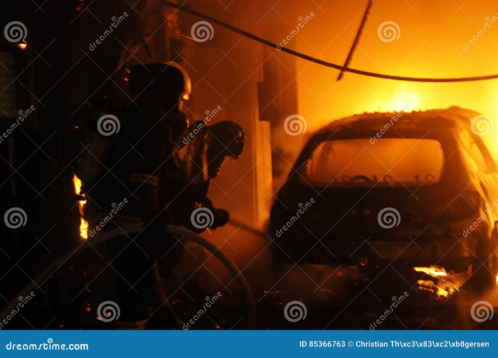Fire auto repair shop stock image. Image of fire, garage 85366763