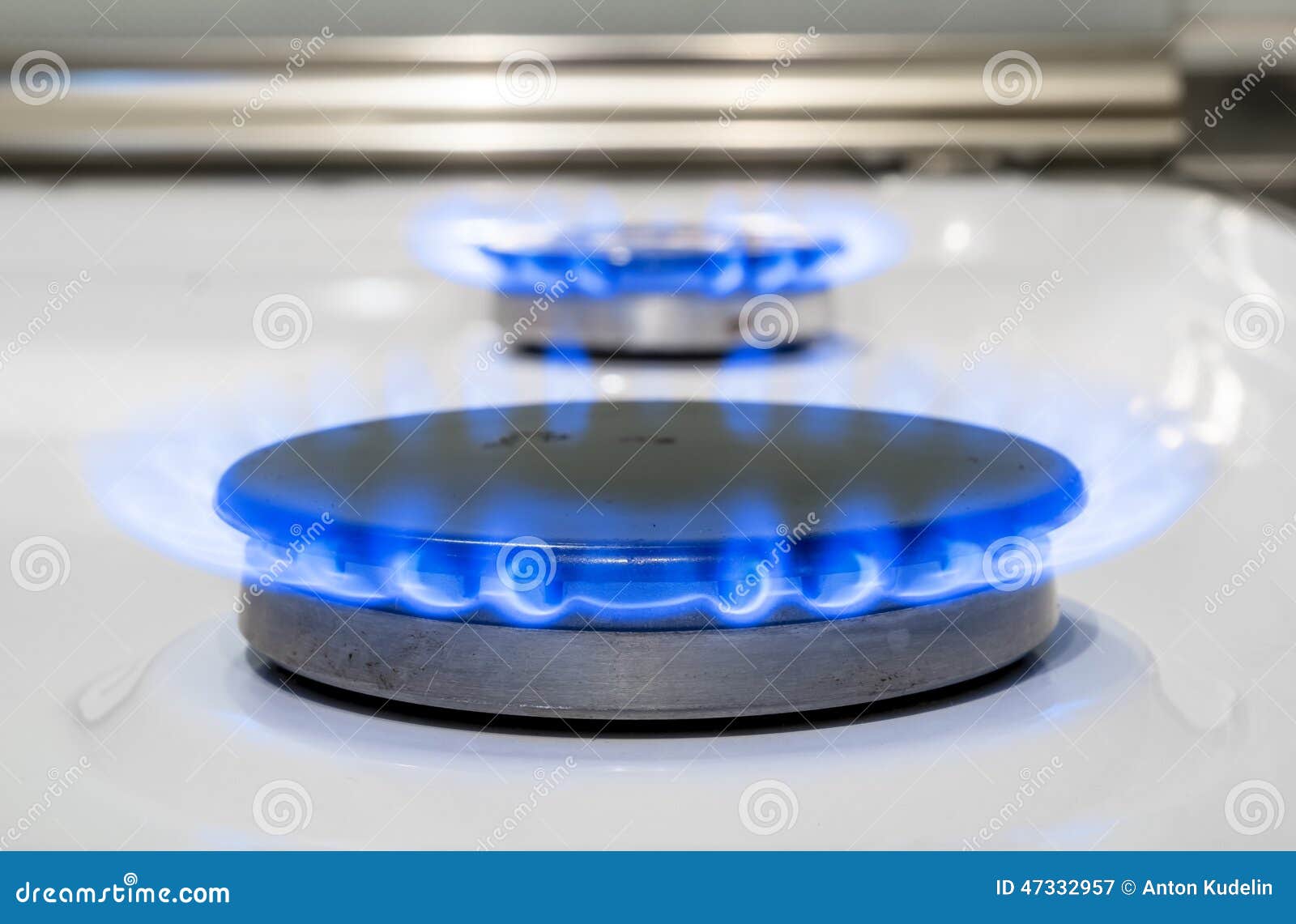 https://thumbs.dreamstime.com/z/fire-burning-gas-burner-household-gas-ovens-blue-47332957.jpg