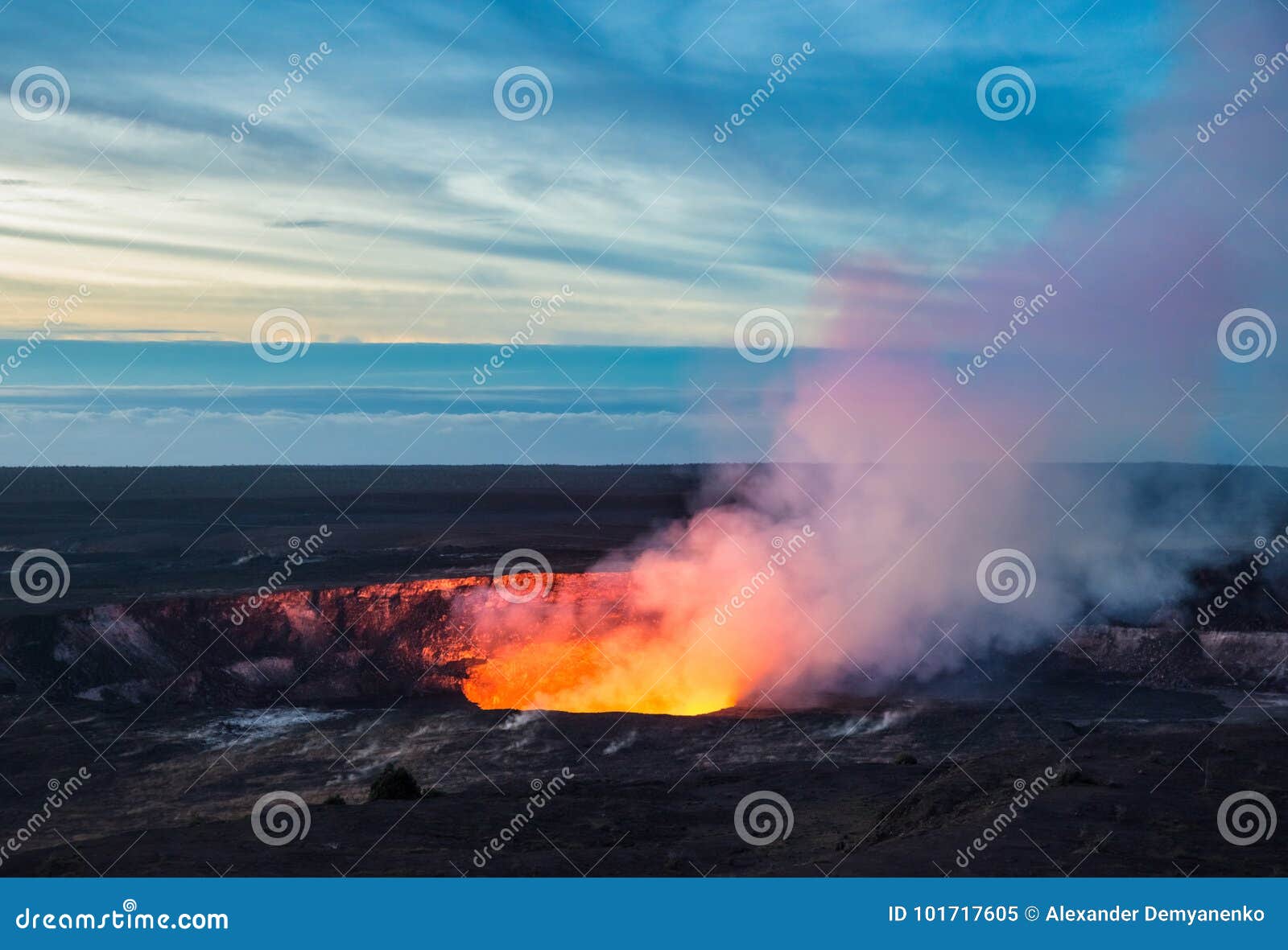 kilauea crater, hawaii volcanoes national park, big island, hawaii