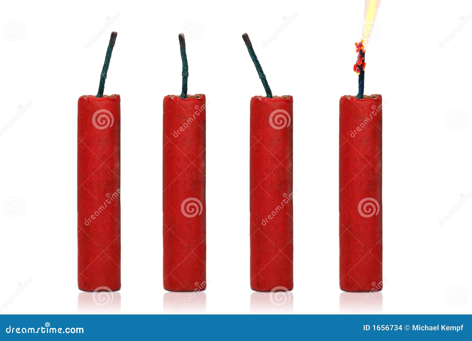 Fuse burning with sparkles and smoke on black background. Dynamite petard  firecracker green fuse Stock Photo - Alamy