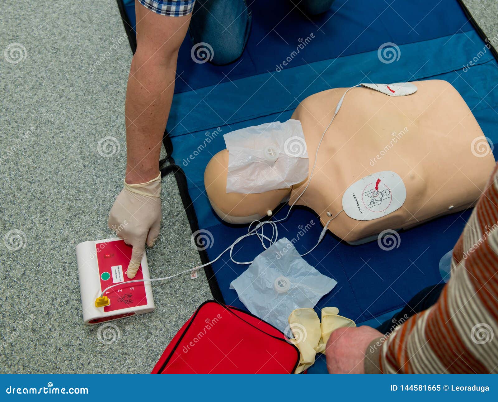first aid cardiopulmonary resuscitation course.
