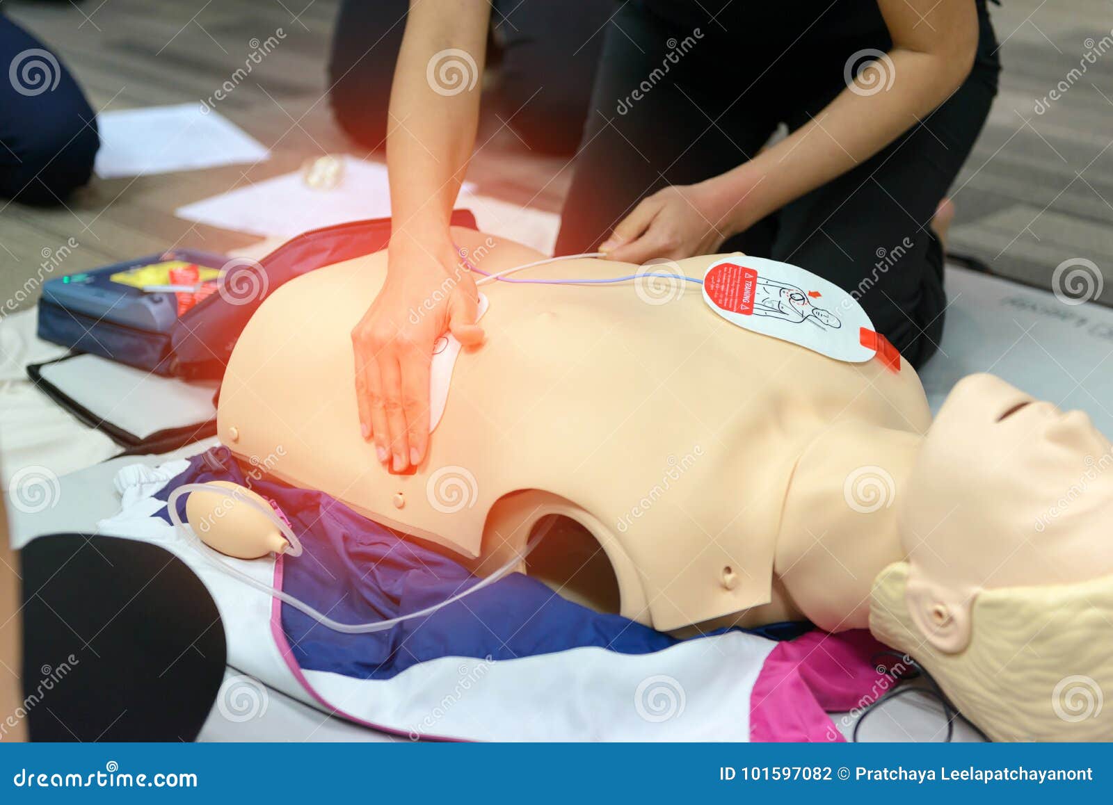 first aid cardiopulmonary resuscitation course using aed training.