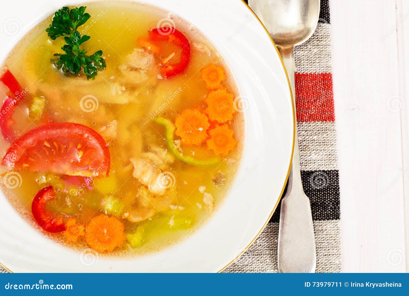 Fisch-Suppe Mit Forelle Und Gemüse Stockbild - Bild von zwiebel ... Fisch-Suppe Mit Forelle Und Gemüse Stockbild - Bild von zwiebel ...