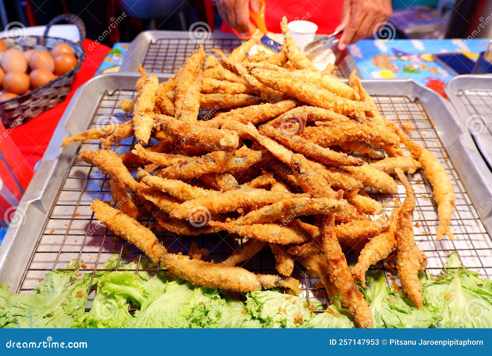 Fried Egg Fish ,it is a Street Food in Thailand that is Easy To Find