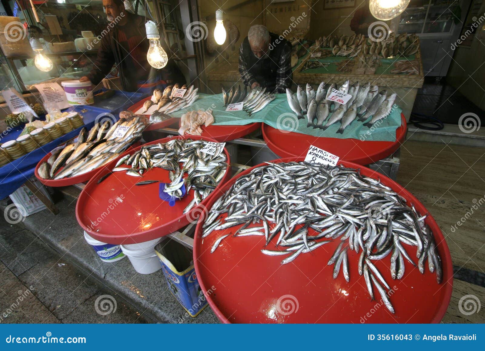 Fish market in Istanbul editorial stock photo. Image of istanbuls 35616043