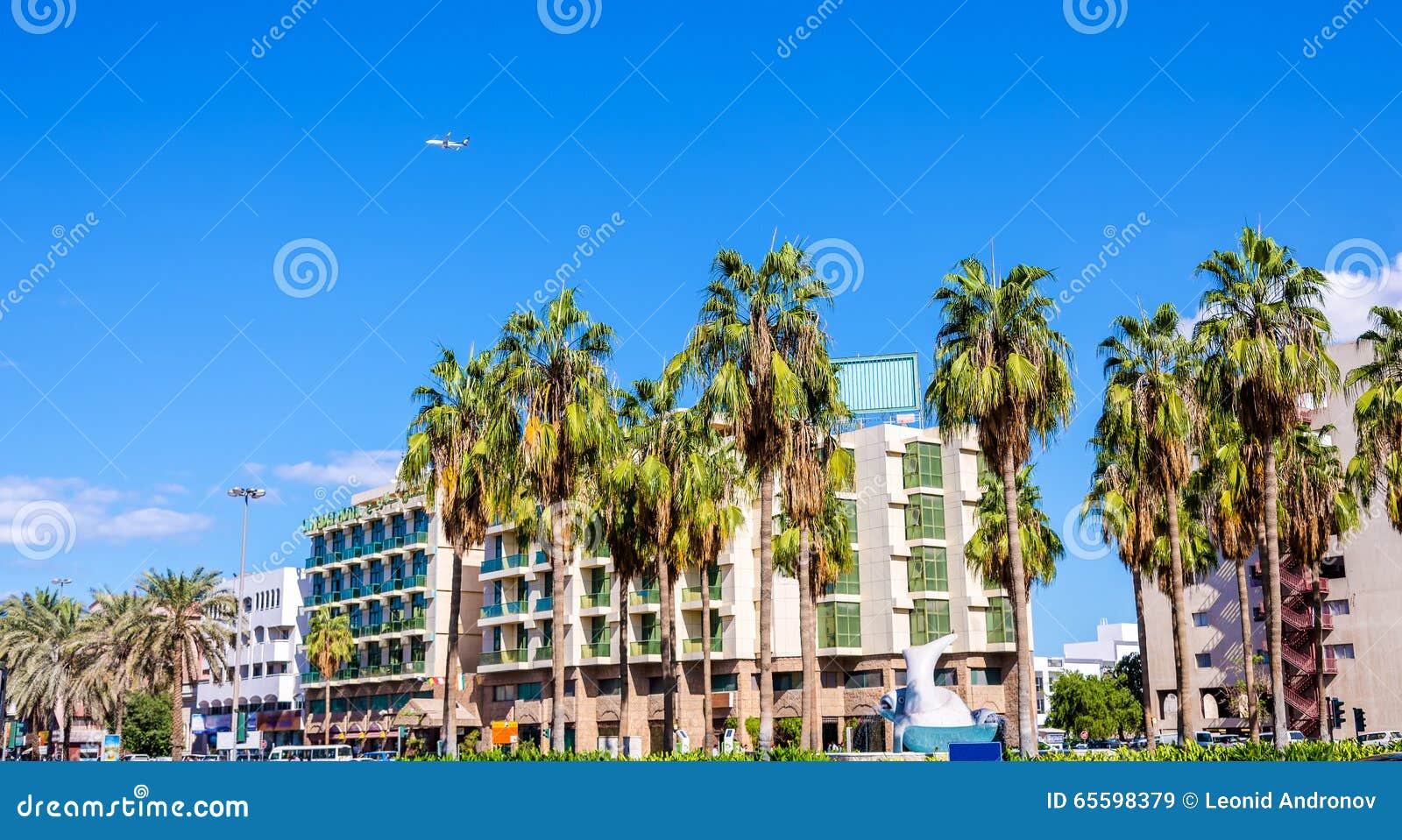 Fish Roundabout in Dubai stock image. Image of arabia 65598379