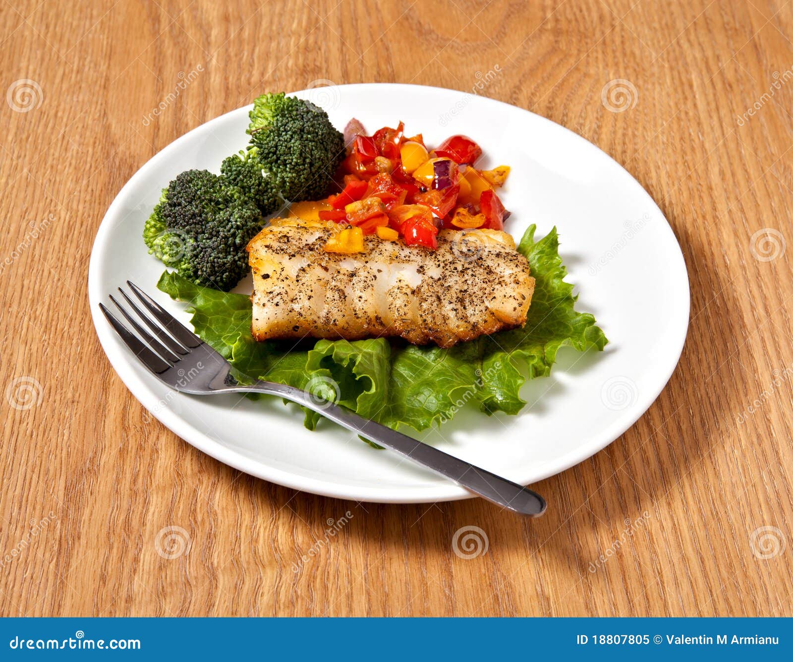 Fish and vegetables stock image. Image of fried, green 18807805