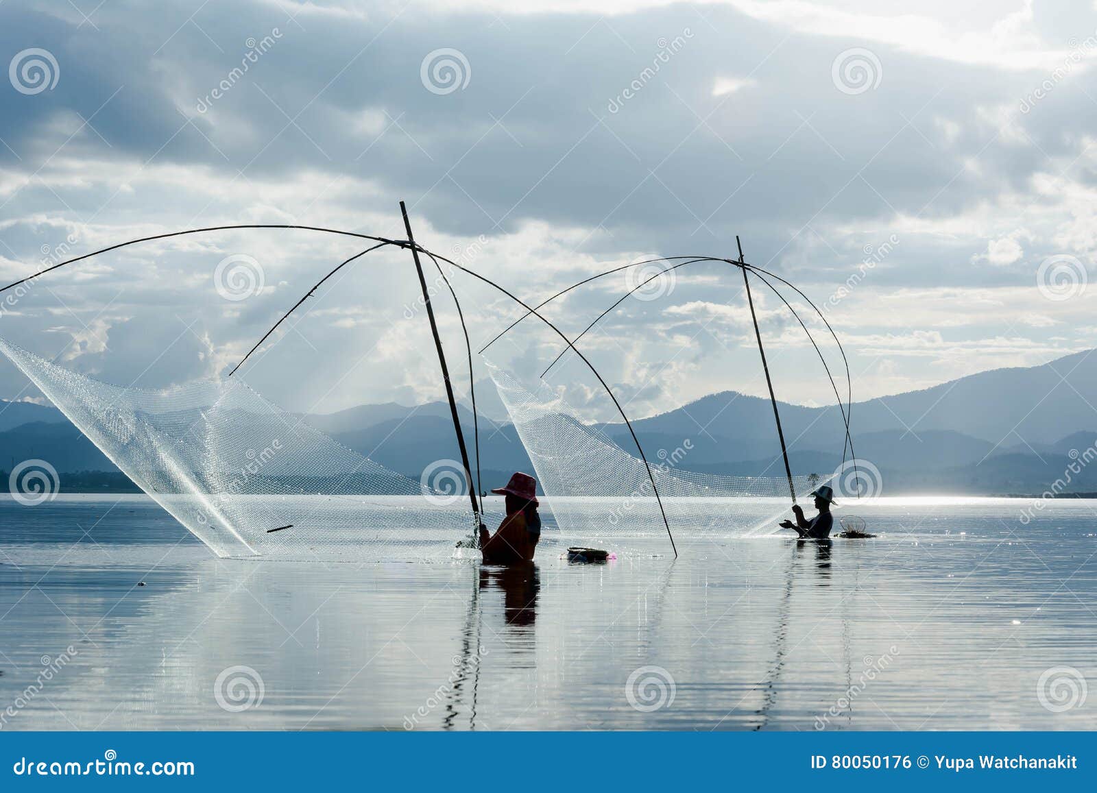 Fisher Man Use Square Dip Net Fishing at Lake Stock Photo - Image