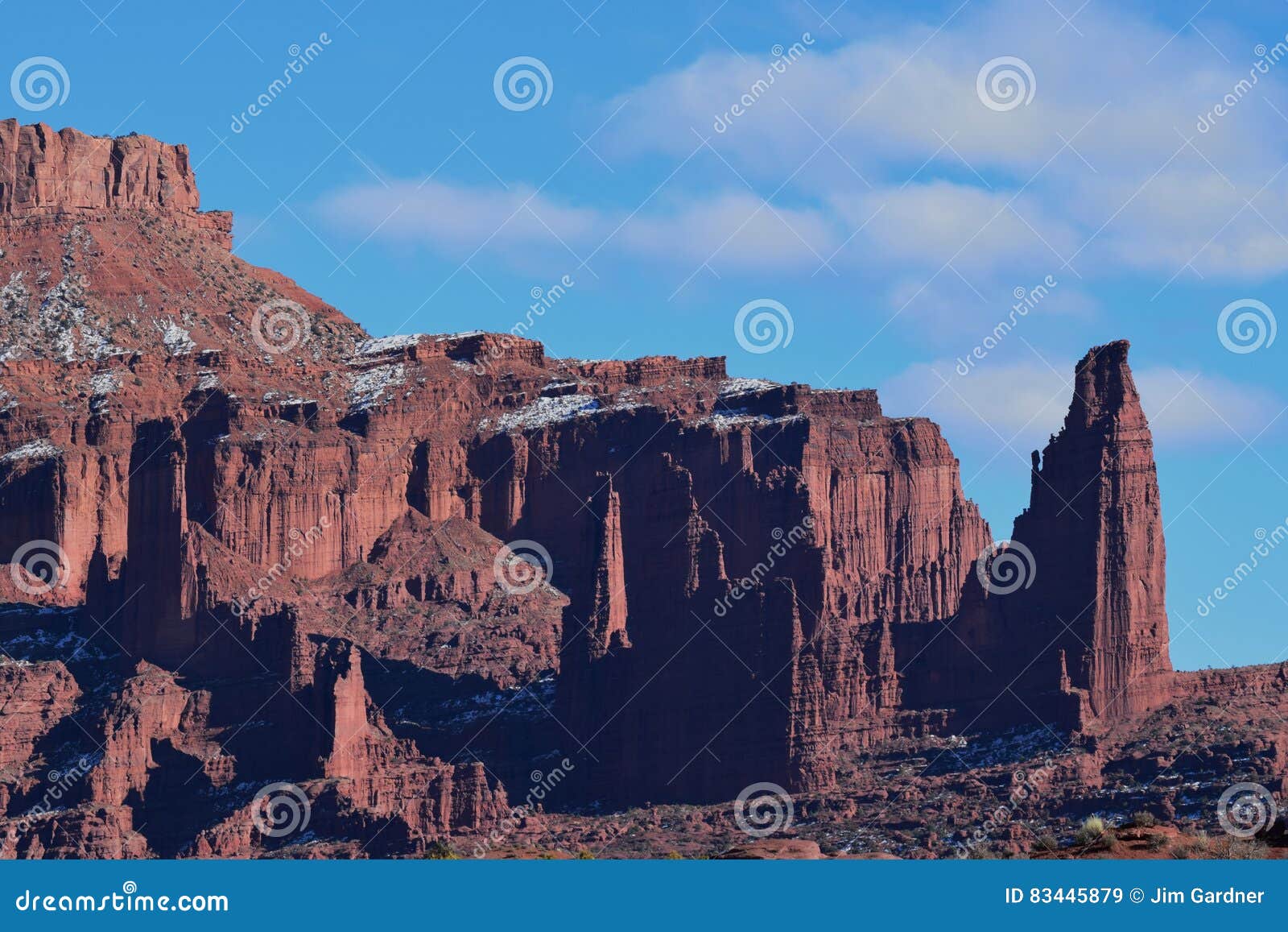 fisher towers - contrasts in color