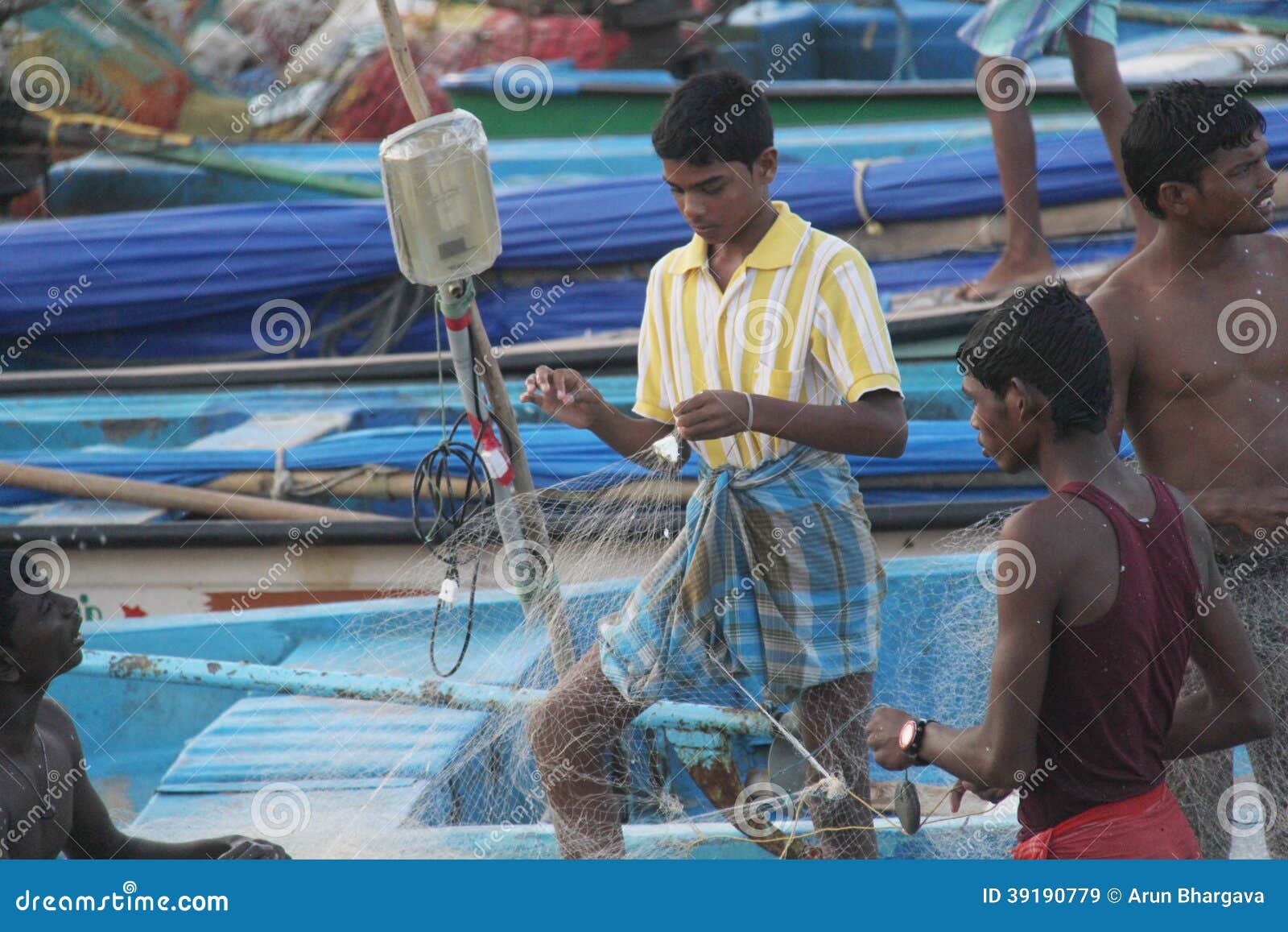 Fisherman Untangle Net in Kanyakumari Editorial Stock Image - Image of  community, shipping: 39190779