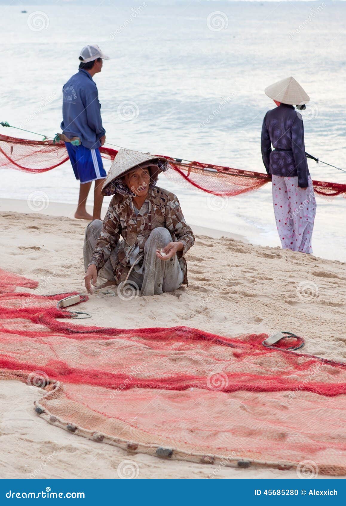 Fishermans Dragging Fishing Nets Editorial Image - Image of male