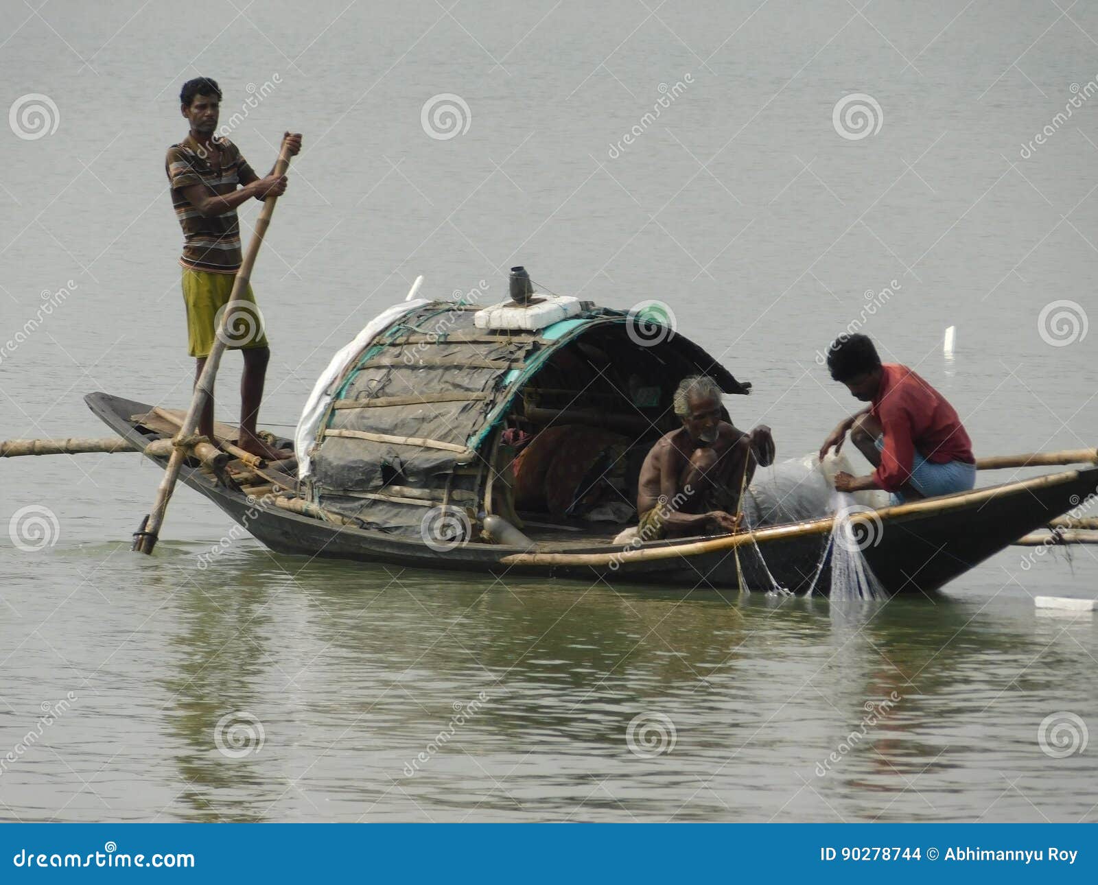 Fishermen editorial stock image. Image of boating, river 90278744