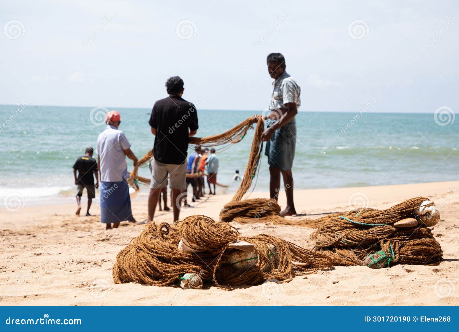 Fishermen Pull Over Large Fishing Net Editorial Image - Image of combined,  culture: 301720190