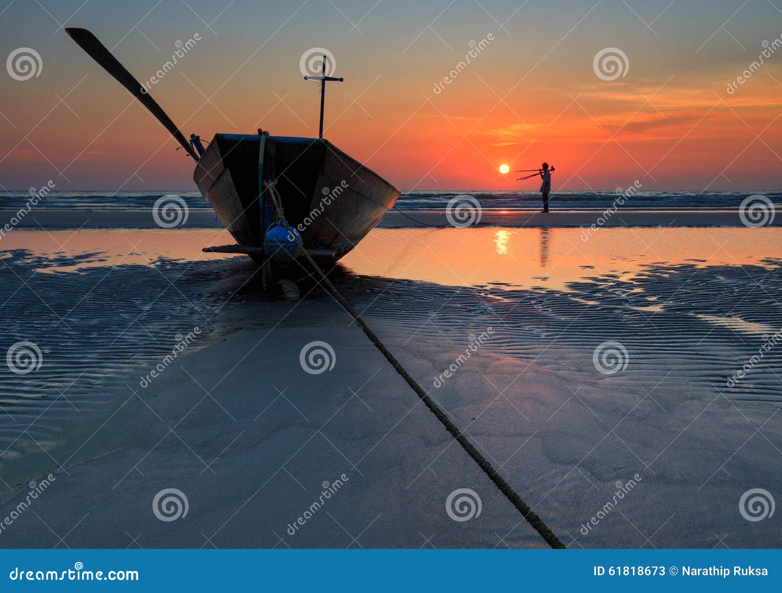 168,080 Boat Beach Sunset Stock Photos - Free & Royalty-Free Stock Photos  from Dreamstime