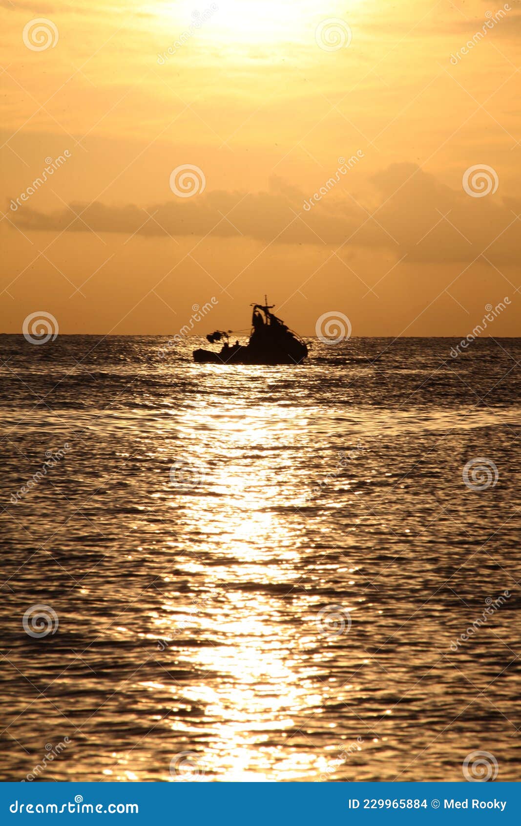 395 Fishing Boat Shore Sunrise Wallpaper Stock Photos - Free