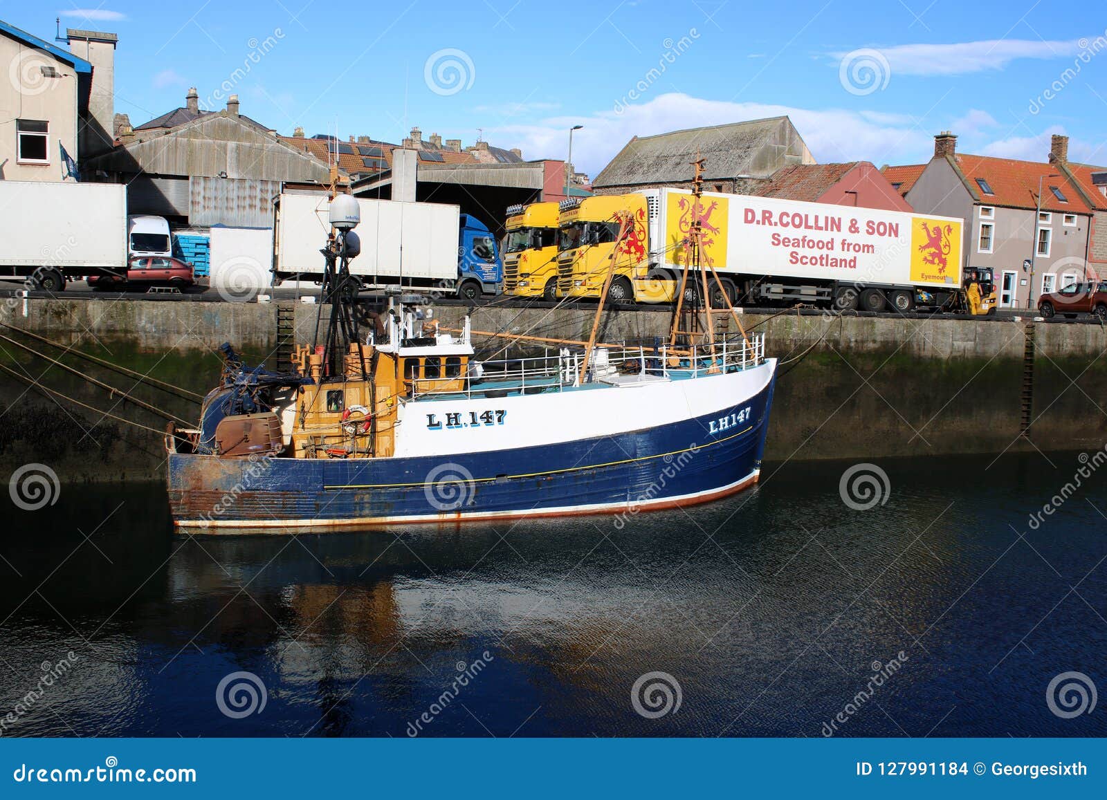 Fishing Boat and Seafood Lorry, Eyemouth Harbor Editorial Stock Image -  Image of ship, industry: 127991184