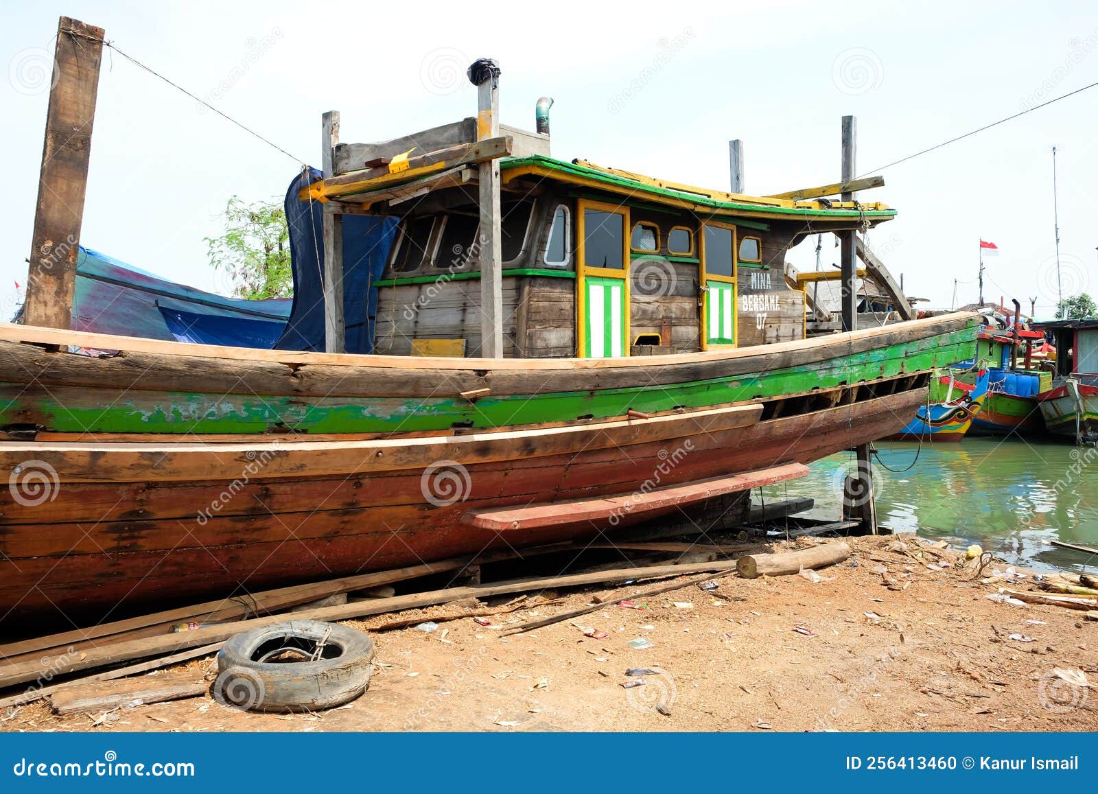 Fishing Boat Under Repair Replacing Damaged Wooden Body Parts in Docks on  the Riverbank for Editorial Image - Image of craftsmanship, mechanics:  256413460