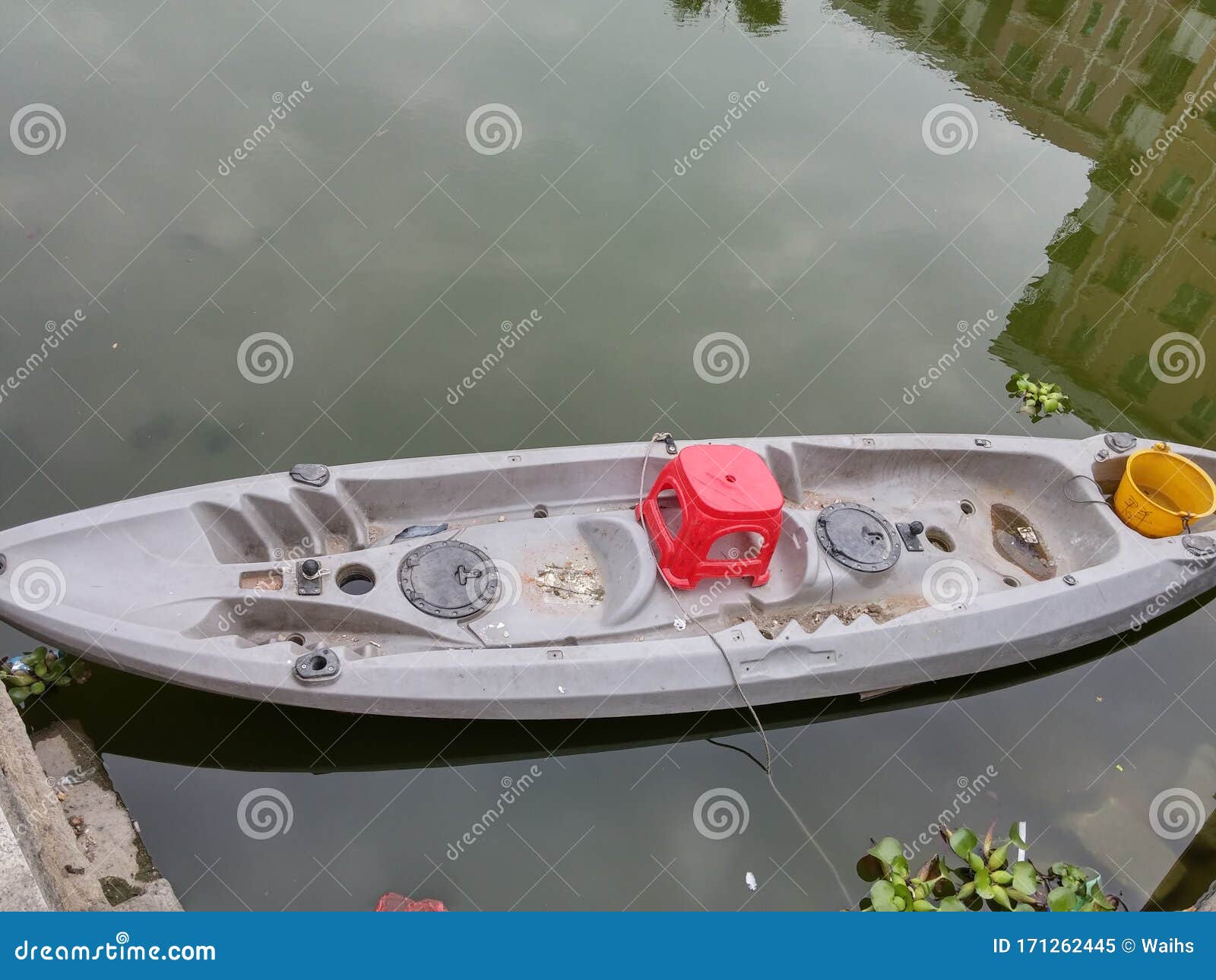 Fishing Boats and Fishing Facilities by the Pond Stock Image - Image of  fishing, shenzhen: 171262445