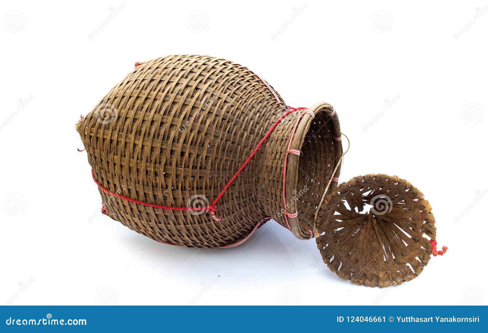 https://thumbs.dreamstime.com/z/fishing-creel-bamboo-basket-put-fish-isolated-white-background-made-thailand-fishing-creel-bamboo-basket-put-fish-124046661.jpg