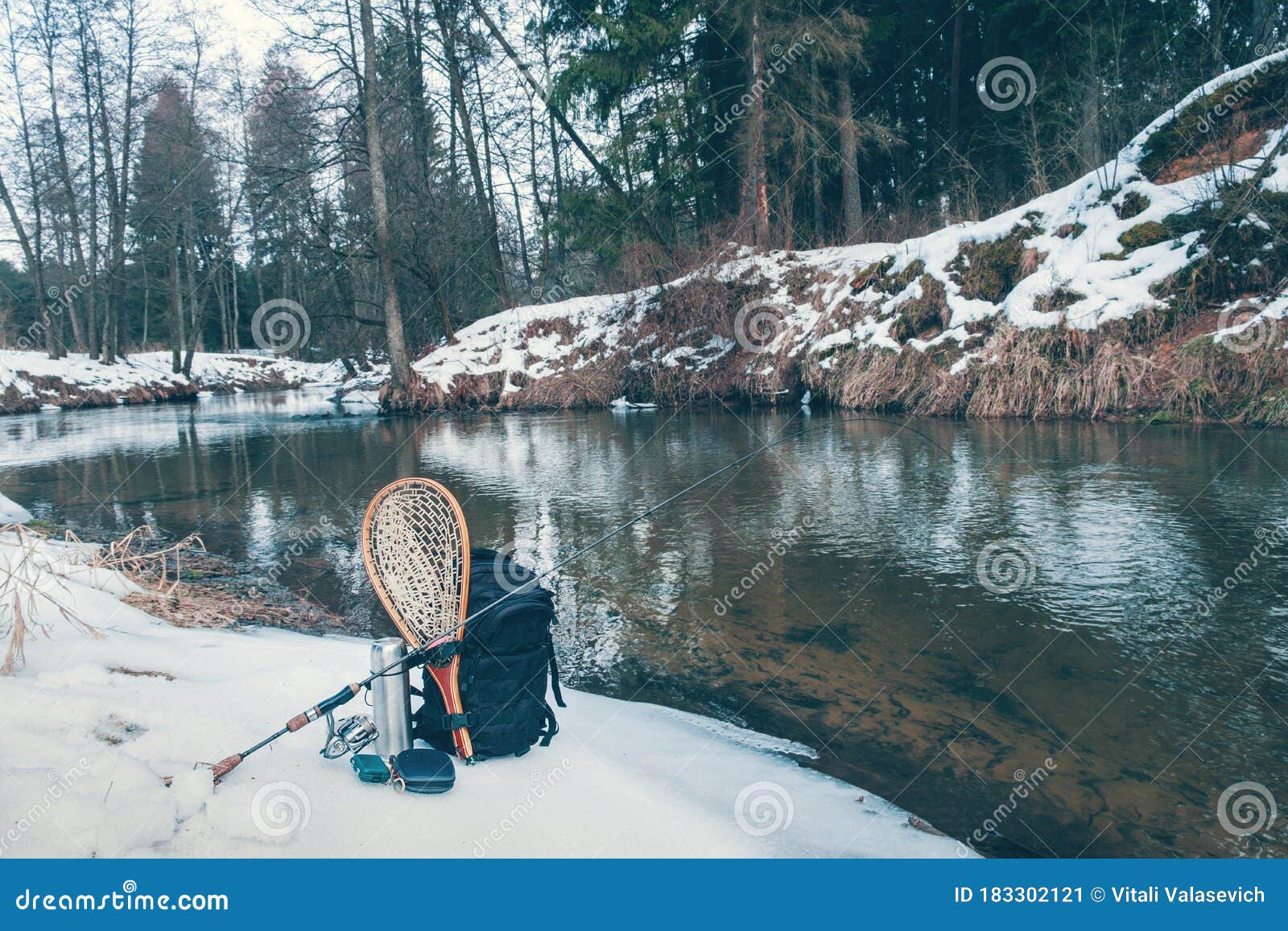 https://thumbs.dreamstime.com/z/fishing-gear-winter-river-trout-183302121.jpg