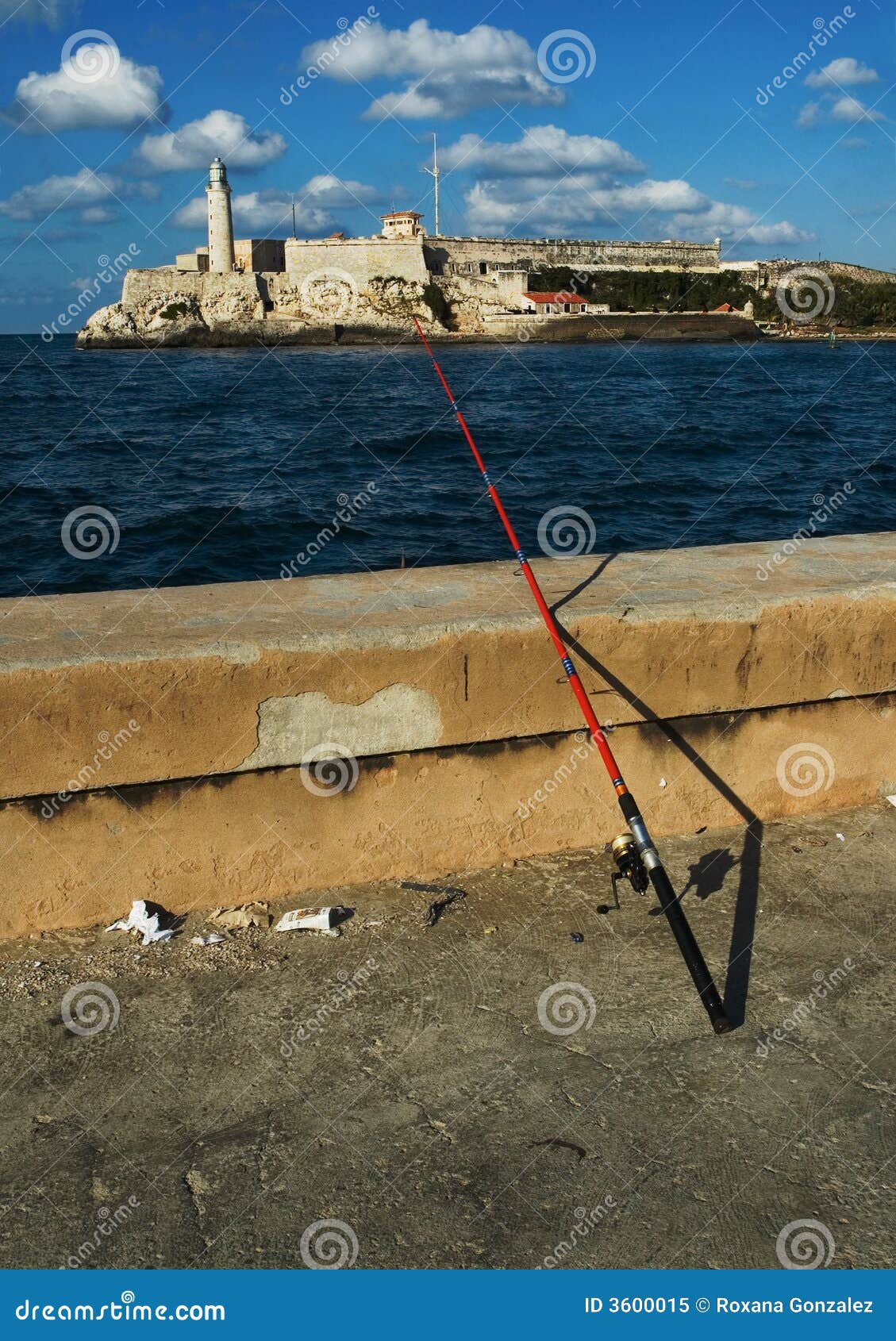 fishing on habana malecon
