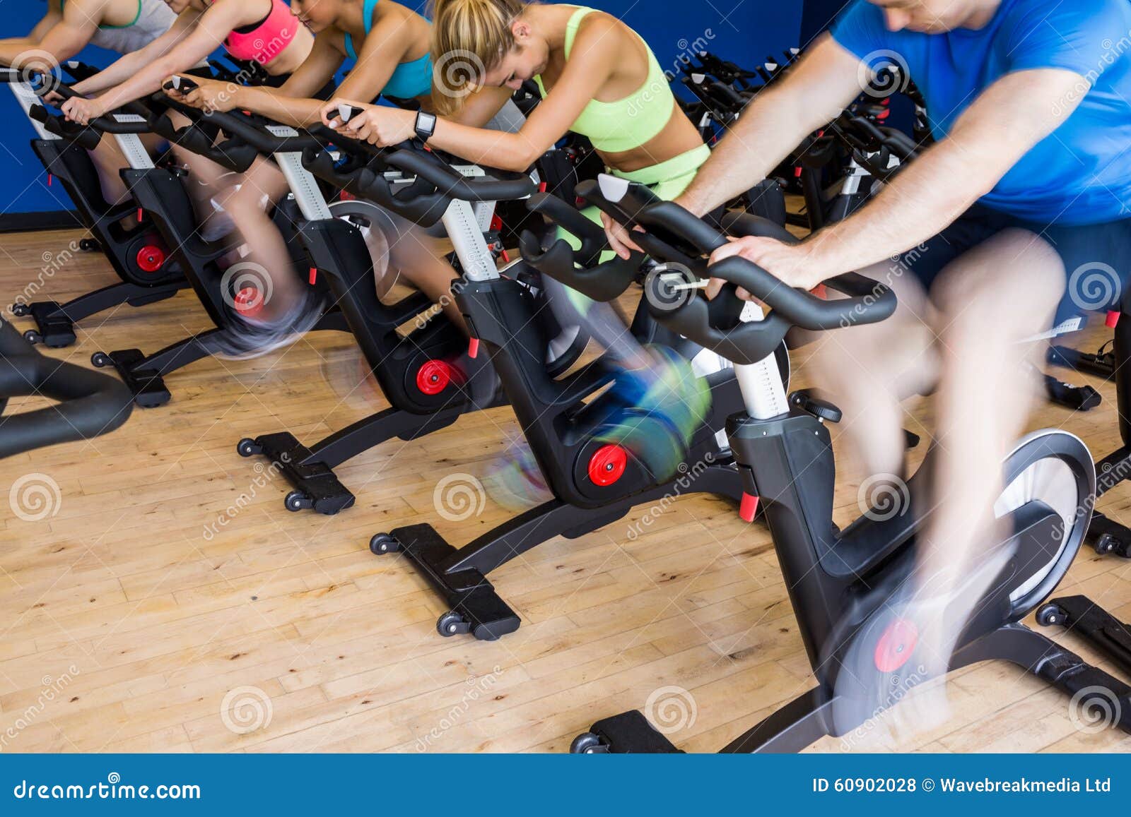 fit people in a spin class