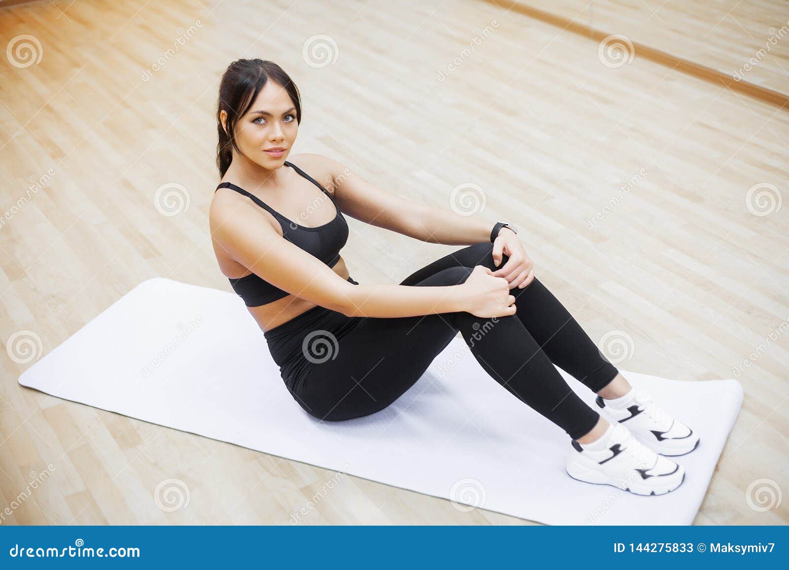 Fitness Girl. Athletic Girl Working Out in Gym Stock Image - Image of ...