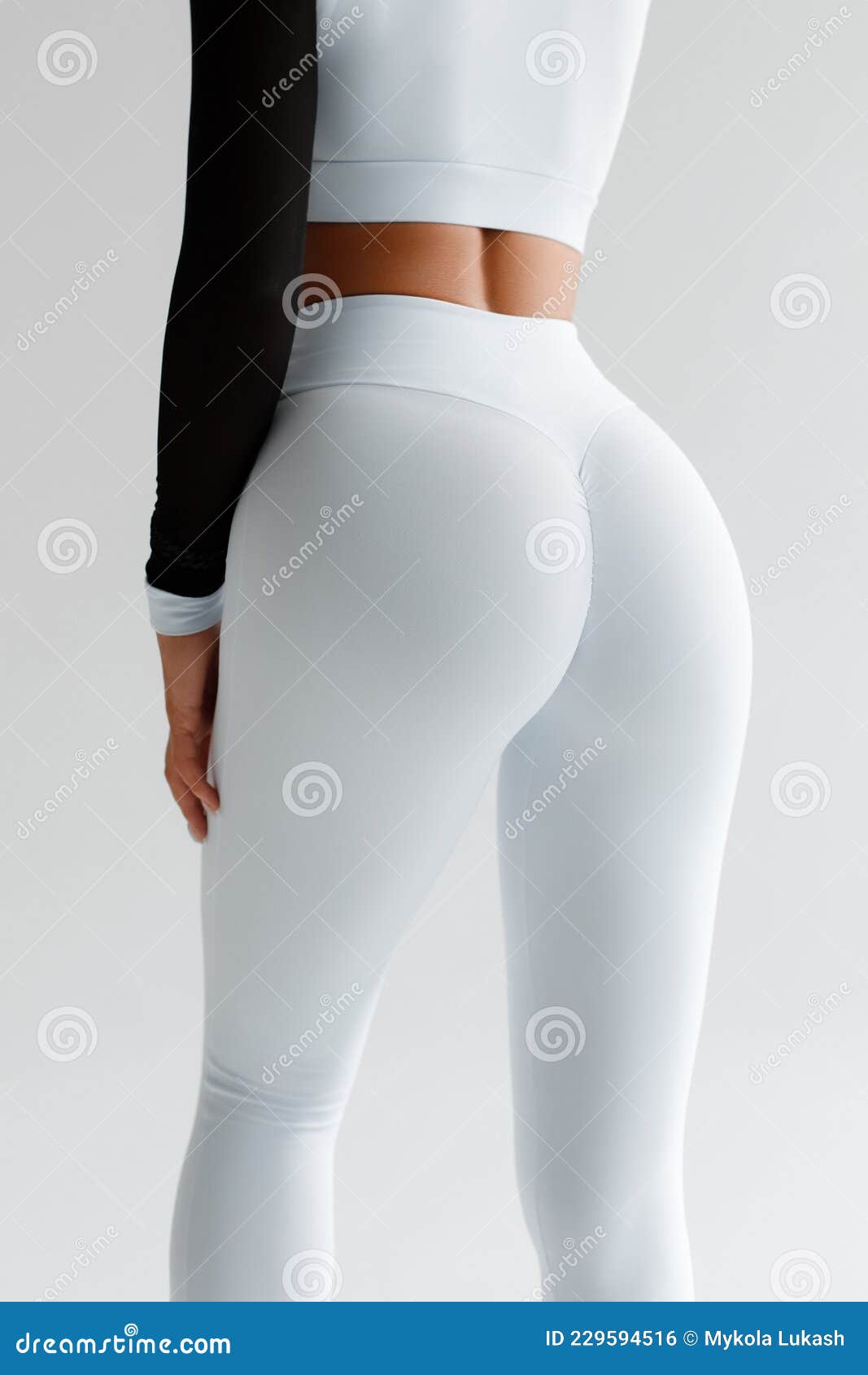 Perfect Ass In Tight Leggings