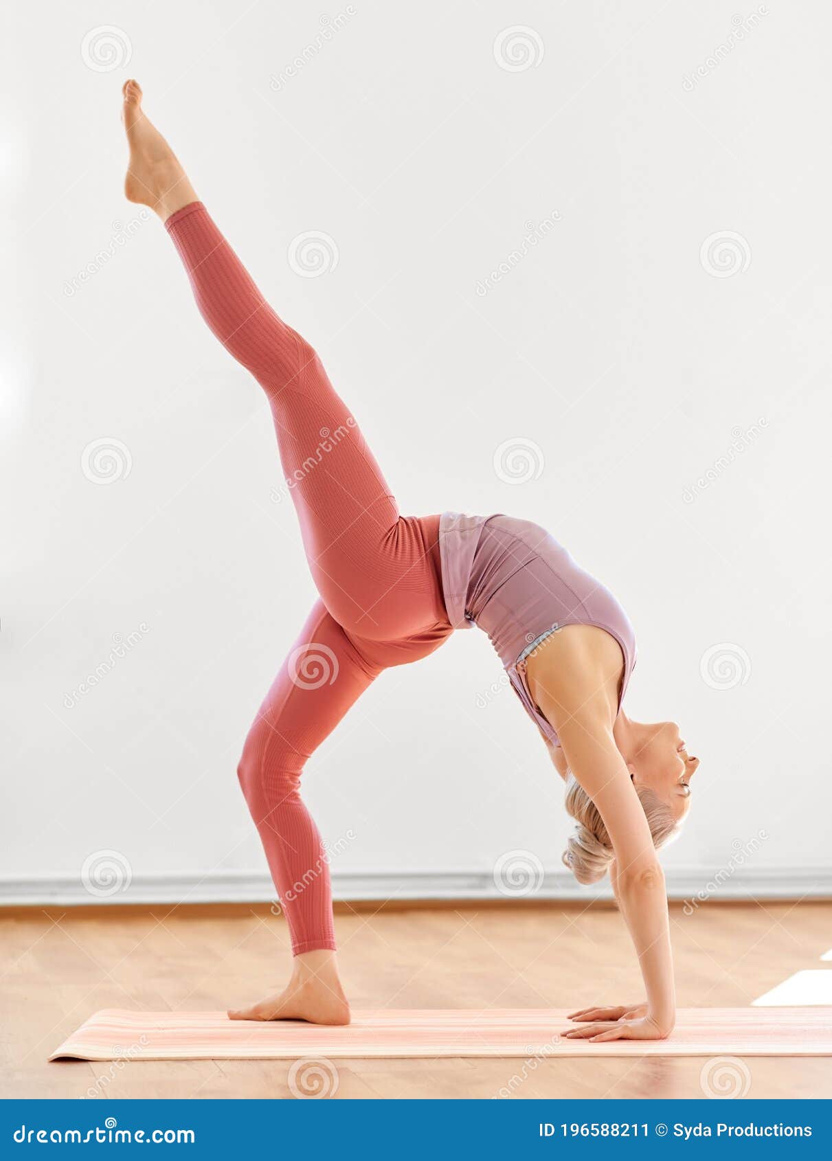 5 Yoga Poses (Stretches) For Tight Hip Flexors - Argentina Rosado Yoga