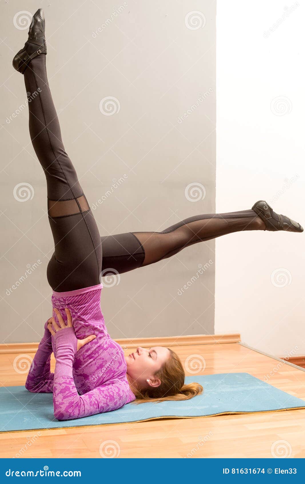 Sporty beautiful young woman practicing yoga Stock Vector Image & Art -  Alamy