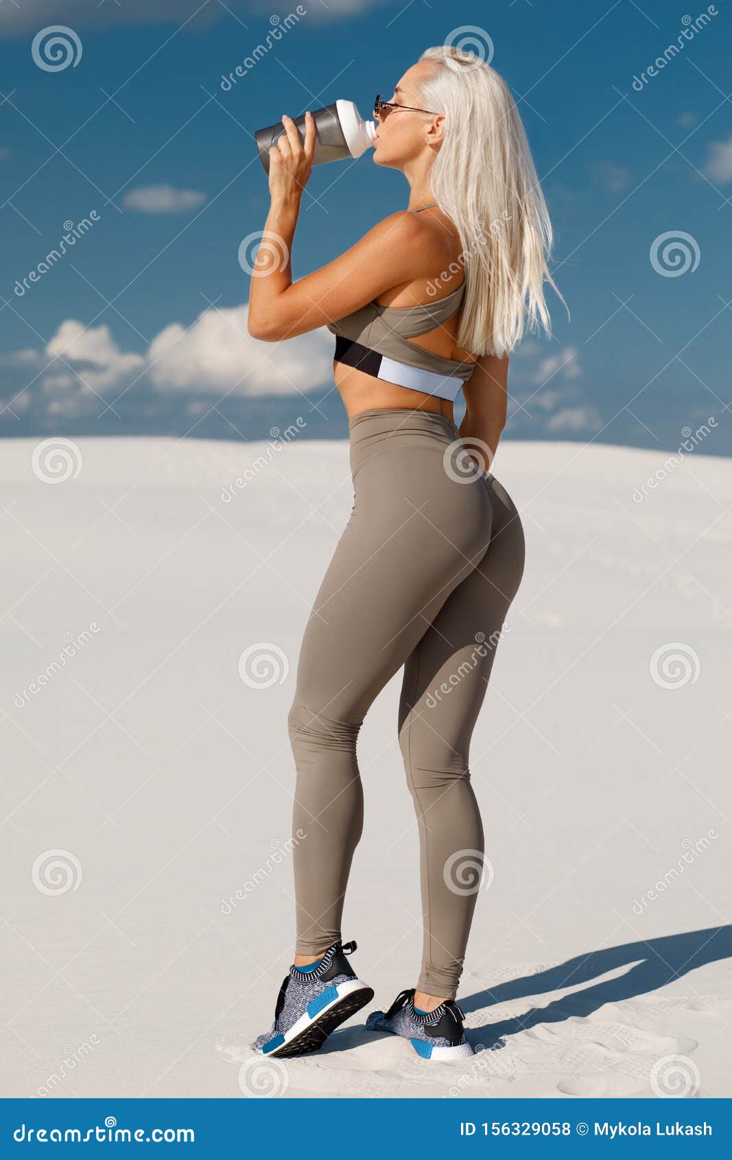 Sexy leggings ass