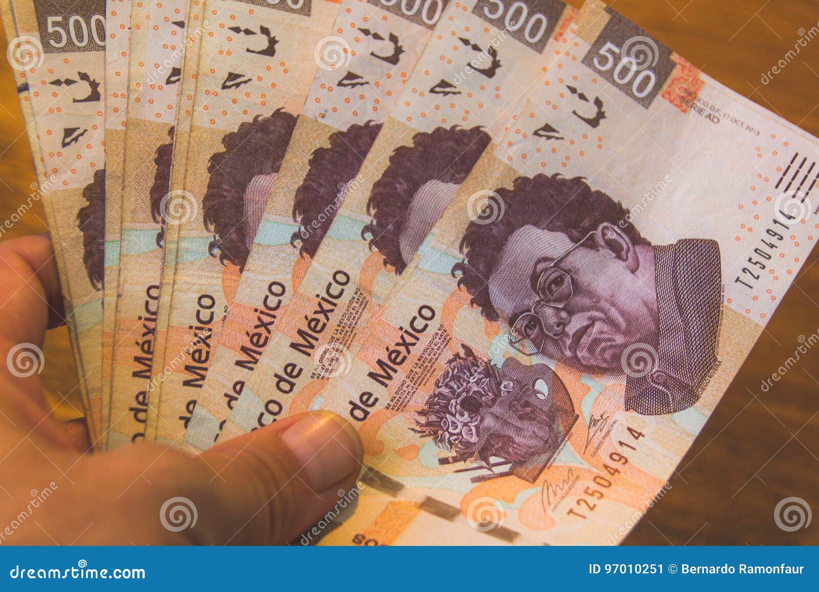 Five Hundred Mexican Pesos Bills Photograph Stock Image Image Of Diego Rivera 97010251