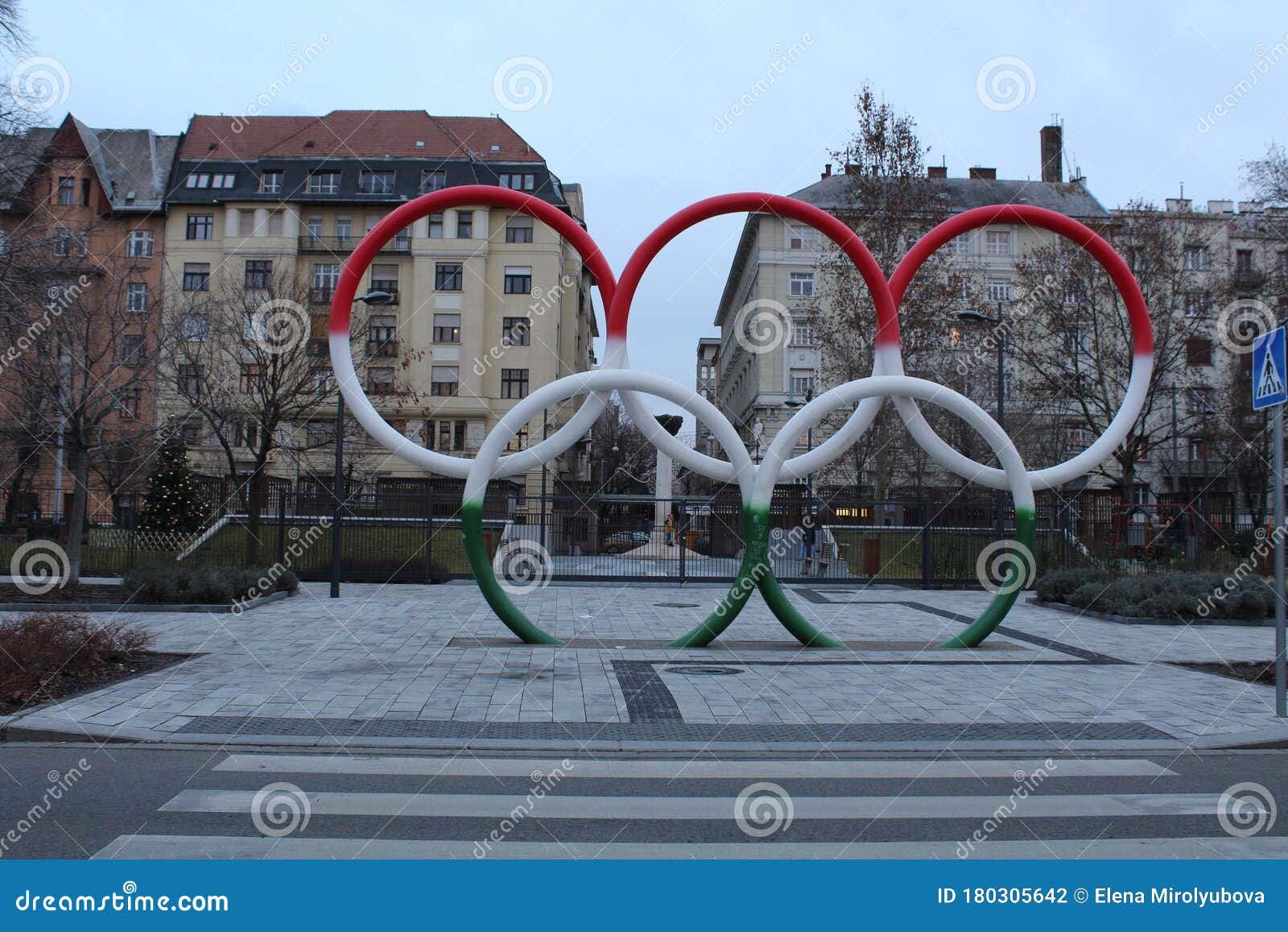 Here's What Was Supposed To Happened With The Botched Olympic Rings At The  Opening Ceremony | Business Insider India