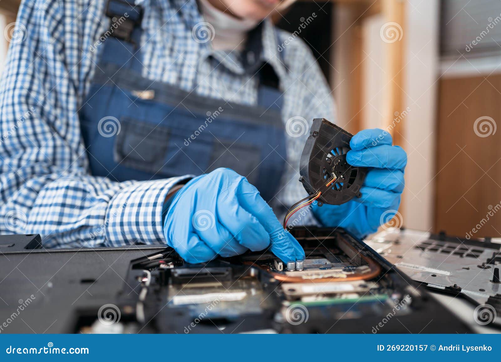 Fixing, Disassembling and Cleaning Laptop Cooling System. Dust and Dirt