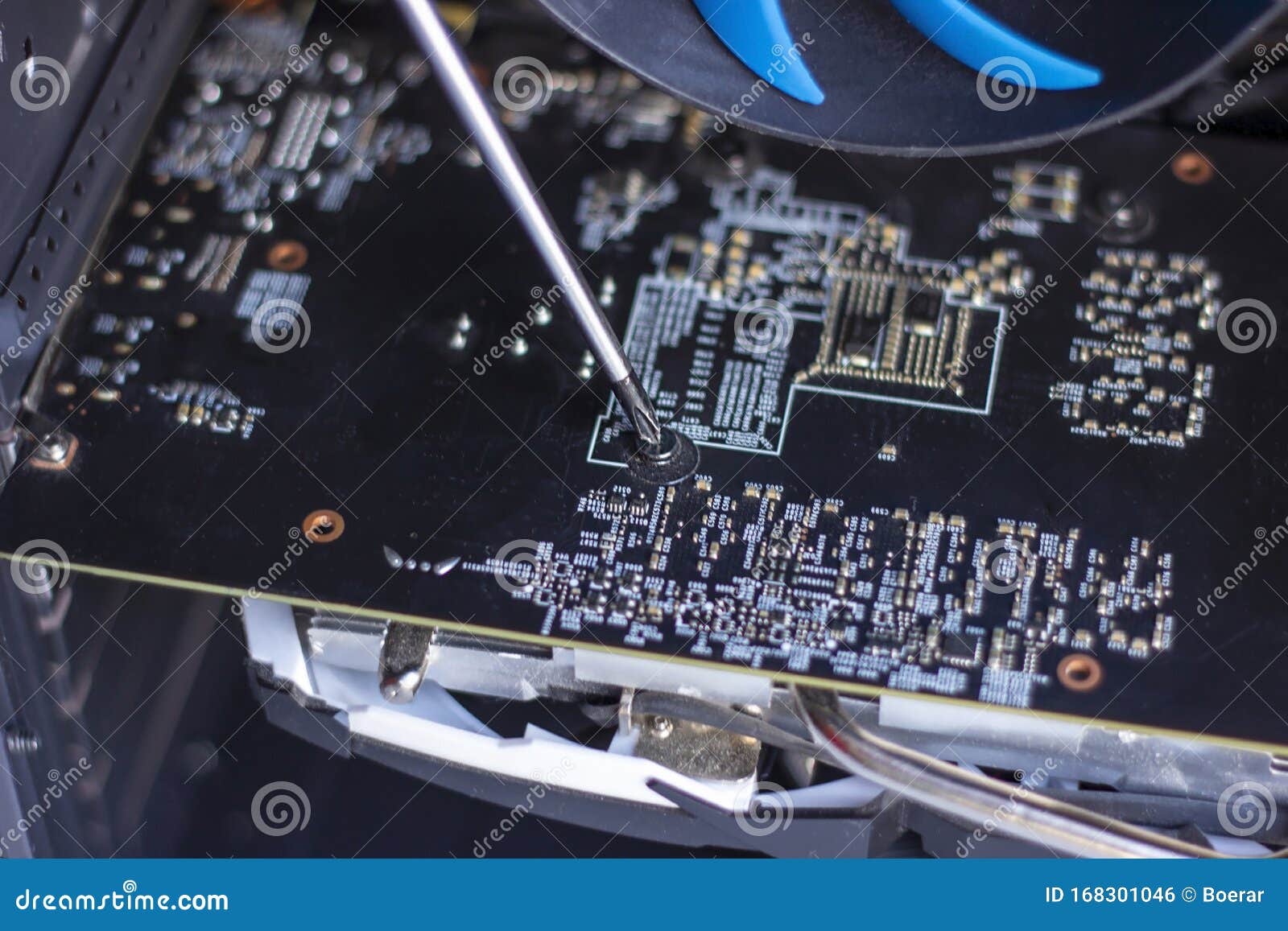 Fixing Electronic Components with the Screwdriver Inside the Pc
