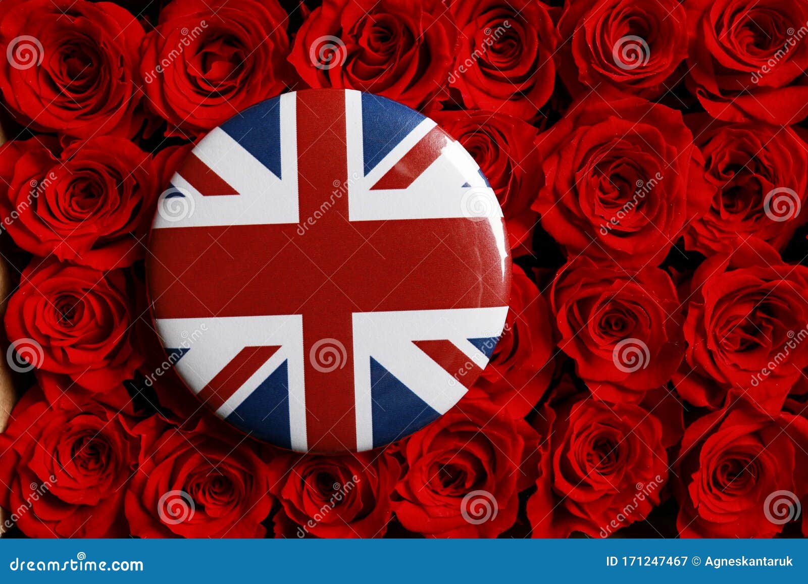 Từ xa xưa, Vương quốc Anh đã để lại dấu ấn trong trái tim của nhiều người. Cờ đỏ, trắng, xanh với hình chữ thập màu đỏ, còn gọi là cờ đồng minh lâu đời, đã trở thành ký hiệu và niềm tự hào của người Anh. Hãy xem hình ảnh liên quan để tìm hiểu thêm về cờ đồng minh lâu đời.