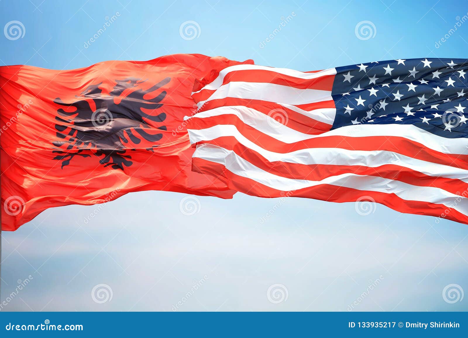 Flaggor Av USA Och Albanien Fotografering för Bildbyråer Bild av lopp